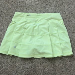 Green Lululemon Pace Rival skirt size 2